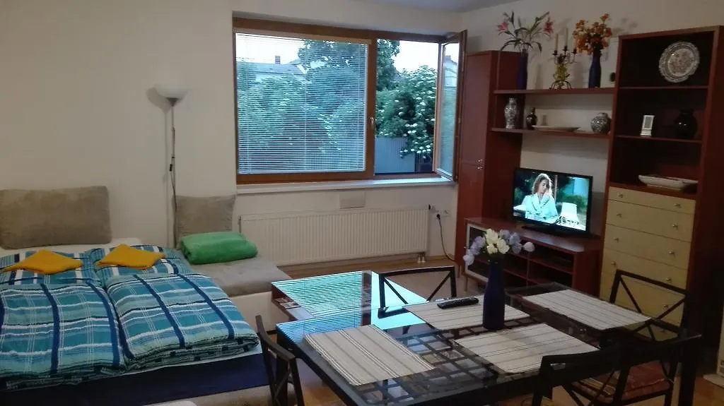 Apartment Mojmirova Prague